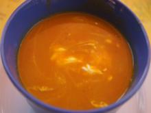 Asiatisch gewürzte Kürbissuppe mit Hähnchenbrustfiletstreifen - Rezept - Bild Nr. 2