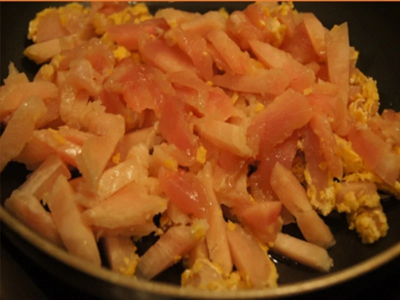 Rezept: Asiatisch gewürzte Kürbissuppe mit Hähnchenbrustfiletstreifen Bild Nr. 12 Asiatisch gewürzte Kürbissuppe mit Hähnchenbrustfiletstreifen - Rezept - Bild Nr. 12