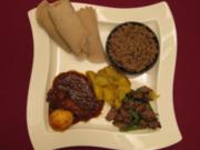 Tibs, Kitfo und Doro Wet mit Gemüse und äthiopischem Brot - Rezept