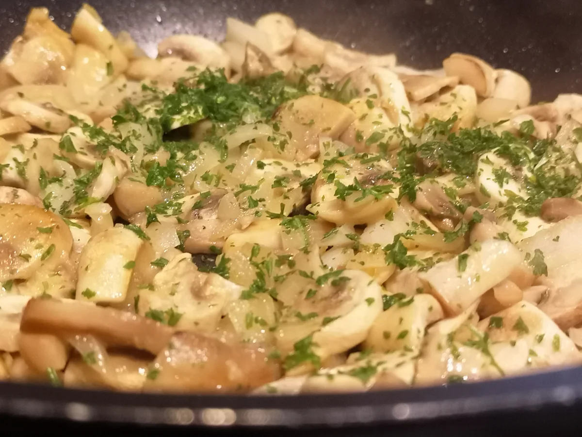 Rezept: BiNe` S CHAMPIGNON - CREMESUPPE Bild Nr. 8847 BiNe` S CHAMPIGNON - CREMESUPPE - Rezept - Bild Nr. 8847