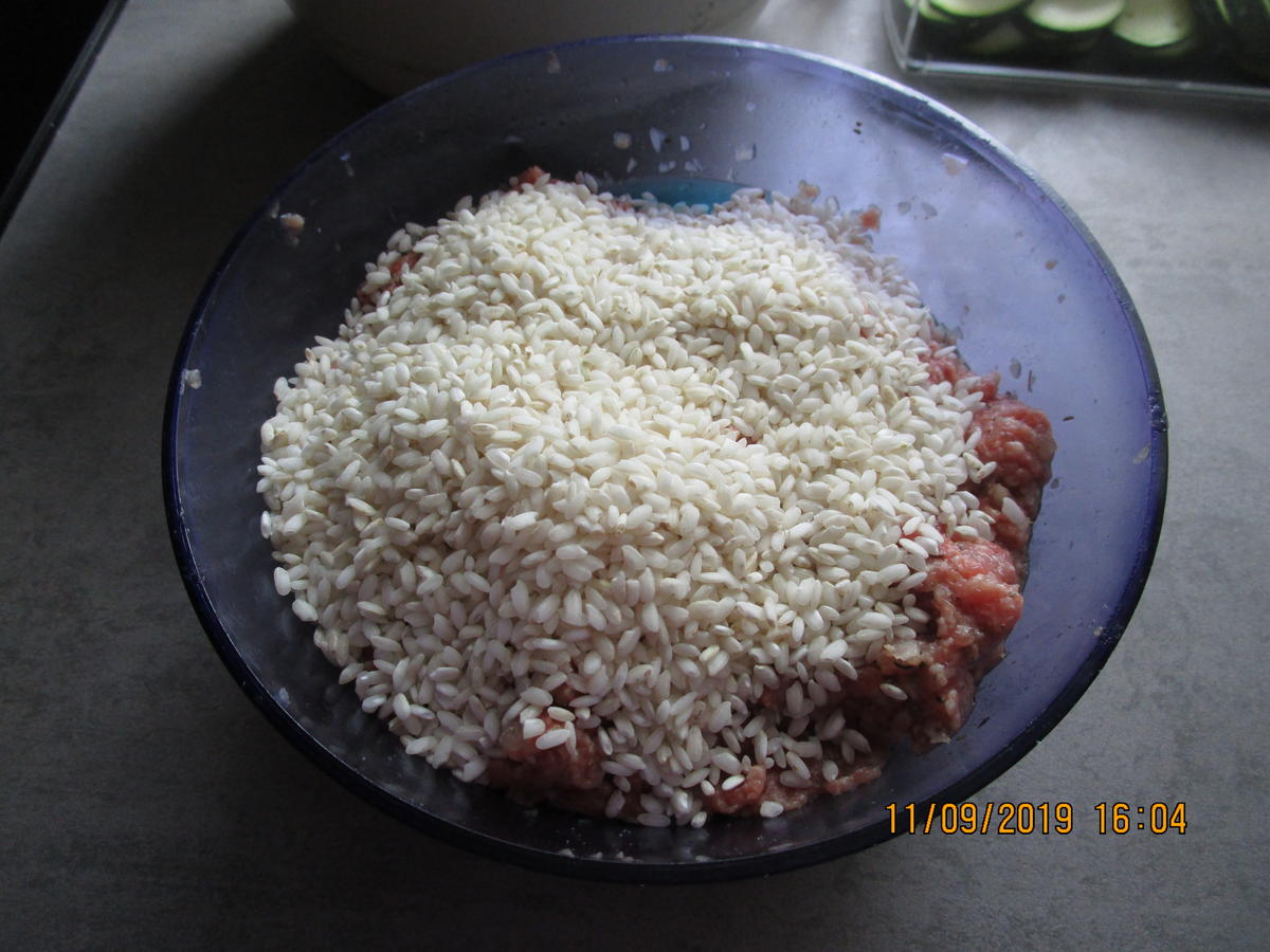 Auflauf mit Gehacktem, Tomaten, Zucchini und Reis - Rezept - Bild Nr. 8861