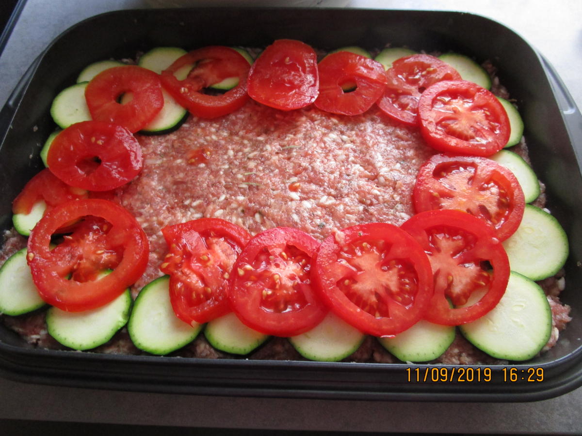Auflauf mit Gehacktem, Tomaten, Zucchini und Reis - Rezept - Bild Nr. 8865