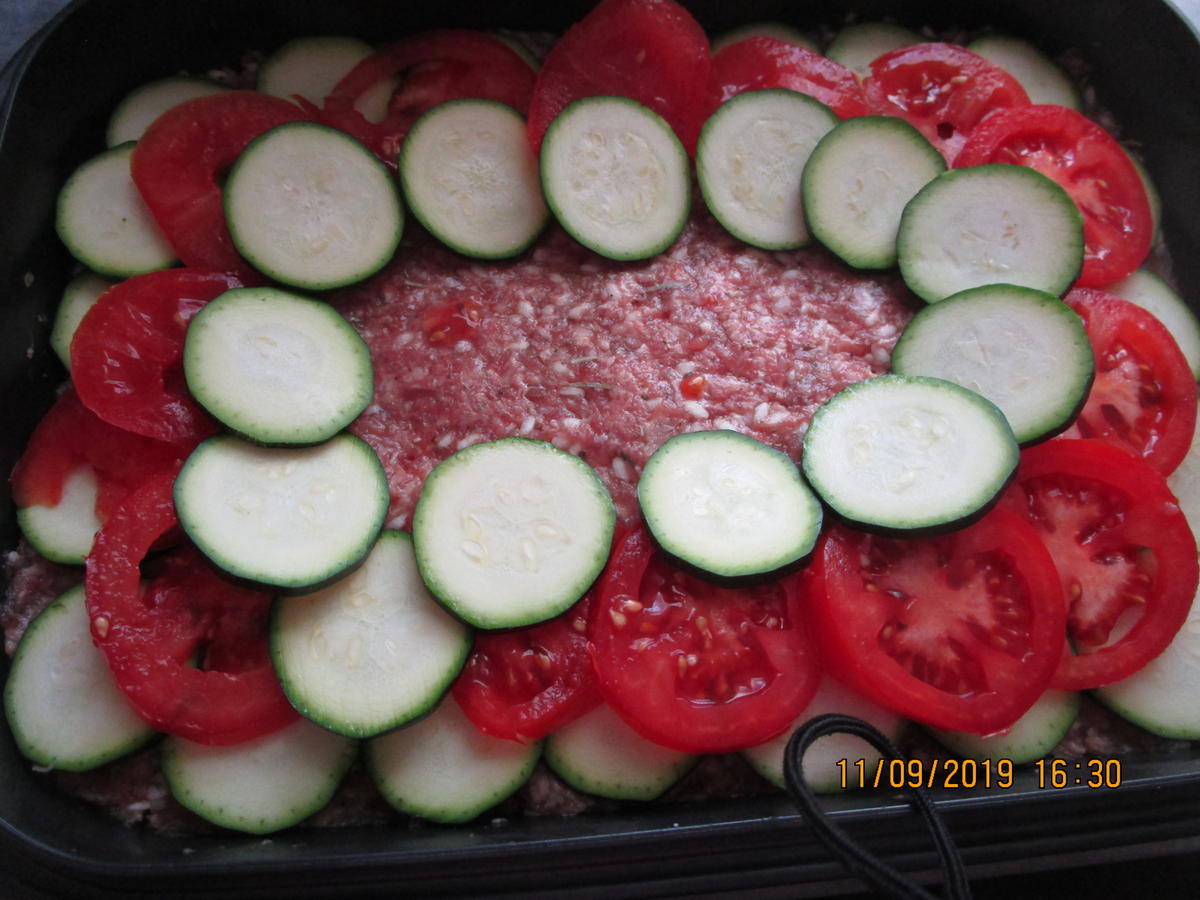 Auflauf mit Gehacktem, Tomaten, Zucchini und Reis - Rezept - Bild Nr. 8866