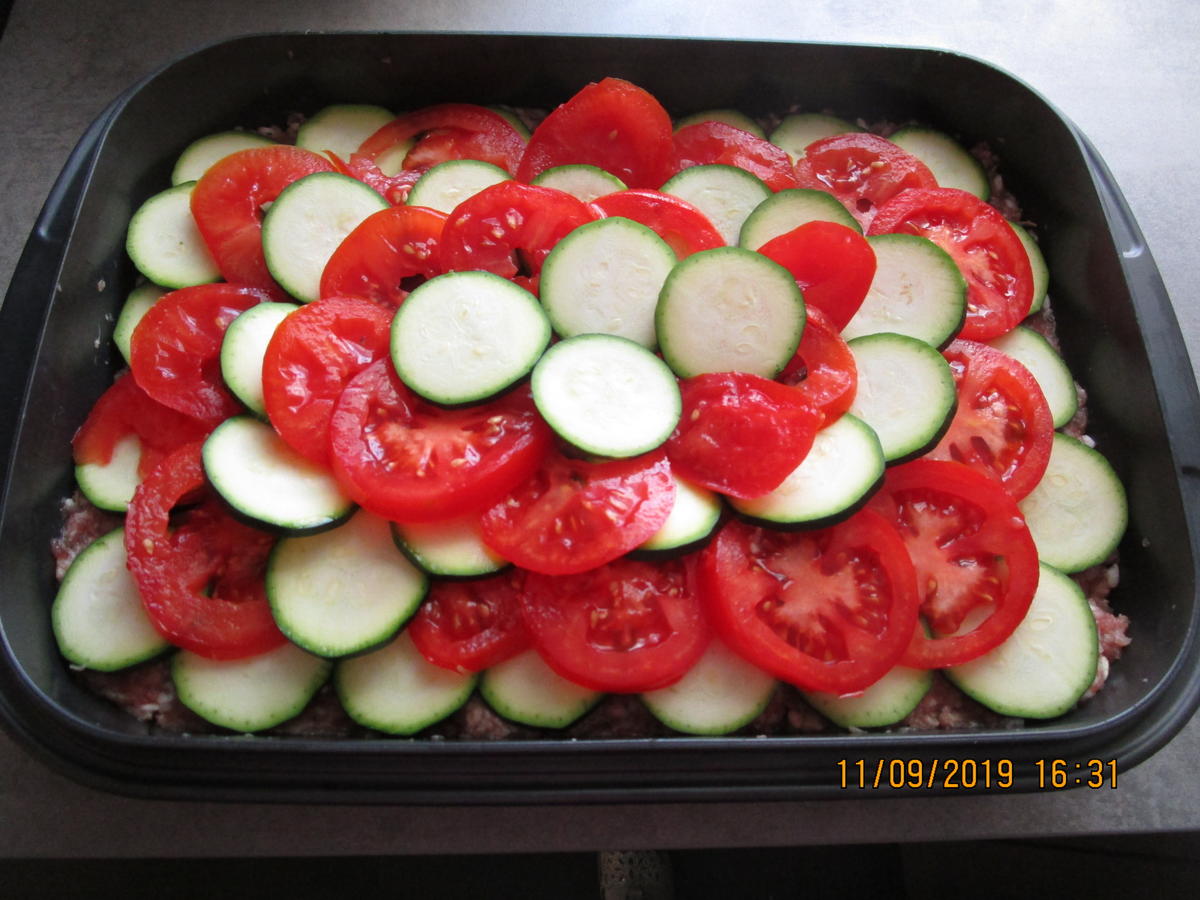 Auflauf mit Gehacktem, Tomaten, Zucchini und Reis - Rezept - Bild Nr. 8867