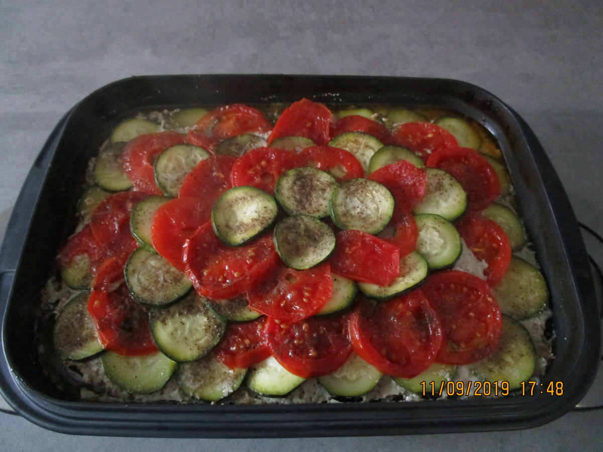 Auflauf mit Gehacktem, Tomaten, Zucchini und Reis - Rezept - Bild Nr. 8870