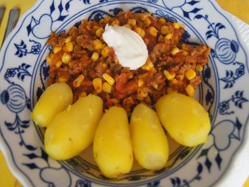 Chili con Carne mit Pellkartoffeln - Rezept - Bild Nr. 8866