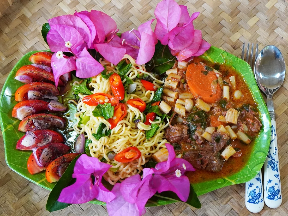 Rezept: Indonesisches Schweinefleischcurry Sanur-Art - Rendang Babi ala Sanur Bild Nr. 8855 Indonesisches Schweinefleischcurry Sanur-Art - Rendang Babi ala Sanur - Rezept - Bild Nr. 8855