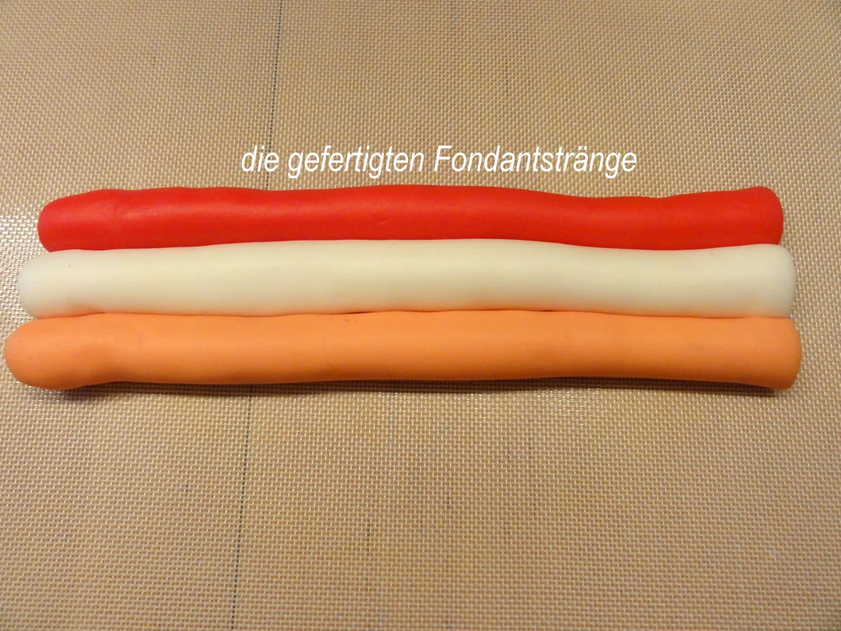 Rührteig:   SCHACHBRETT~TORTE mit Fondant-Deko - Rezept - Bild Nr. 8868