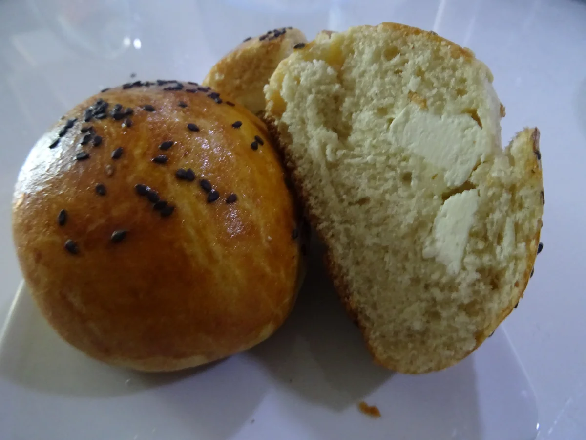"Poaca", türkische Brötchen mit Schafskäsefüllung - Rezept - Bild Nr. 8855