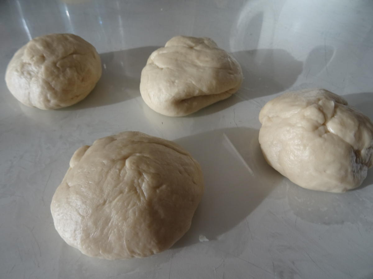 &amp;quot;Poaca&amp;quot;, türkische Brötchen mit Schafskäsefüllung - Rezept - kochbar.de