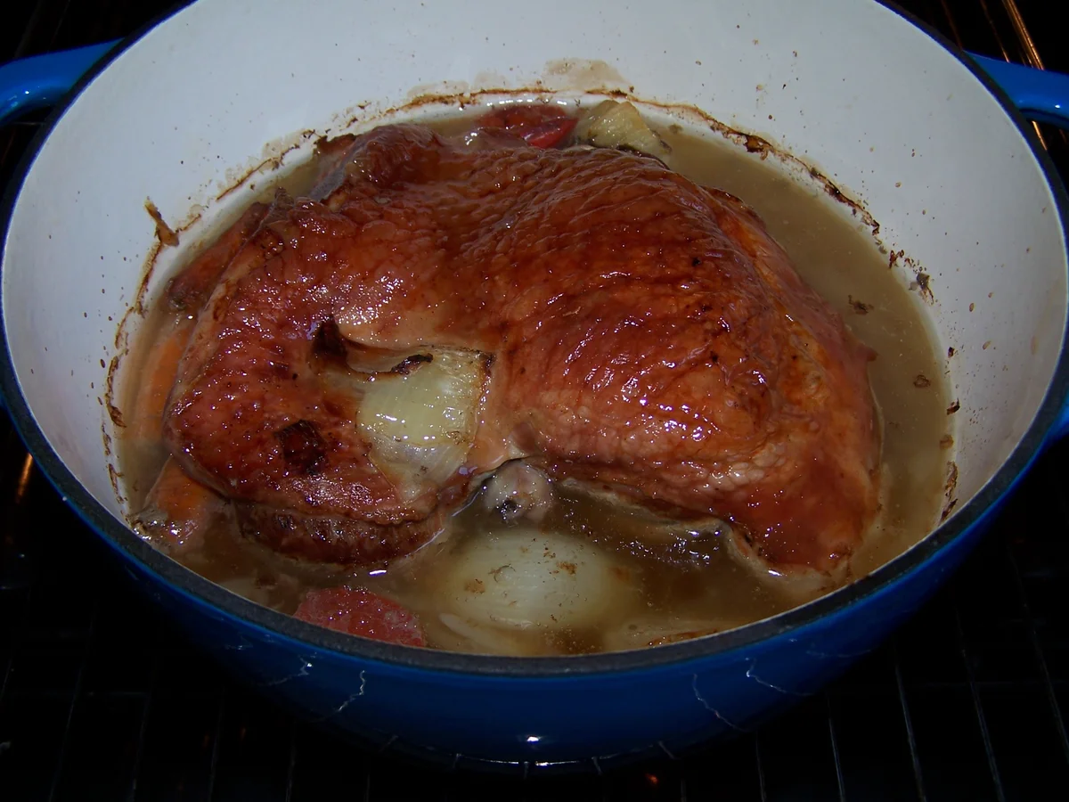 Puten Oberkeule mit einer Soße und Knödel - Rezept - Bild Nr. 8856