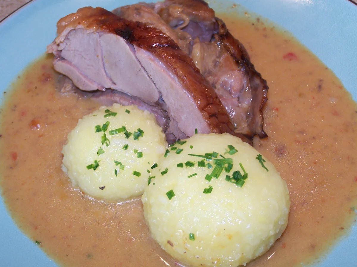 Puten Oberkeule mit einer Soße und Knödel - Rezept - Bild Nr. 8860