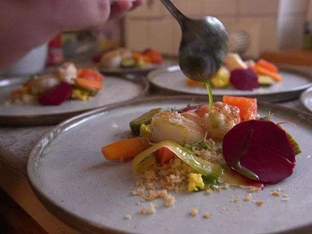 Gemüsegarten mit gebratener Jakobsmuschel und gebeiztem Lachs - Rezept - Bild Nr. 2