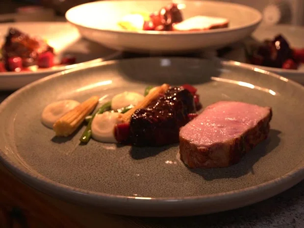 Variation vom Kalb mit konfierten Karotten und Bohnen - Rezept - Bild Nr. 2