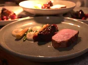 Variation vom Kalb mit konfierten Karotten und Bohnen - Rezept - Bild Nr. 2