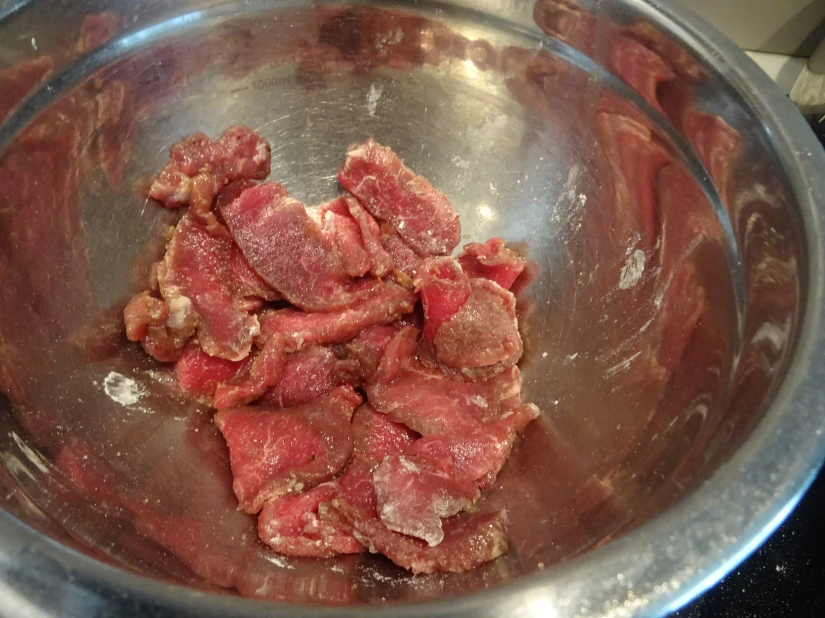 Rezept: Asiatische Gemüsepfanne mit Mie-Nudeln und knusprigen Fleisch-Streifen Bild Nr. 8862 Asiatische Gemüsepfanne mit Mie-Nudeln und knusprigen Fleisch-Streifen - Rezept - Bild Nr. 8862