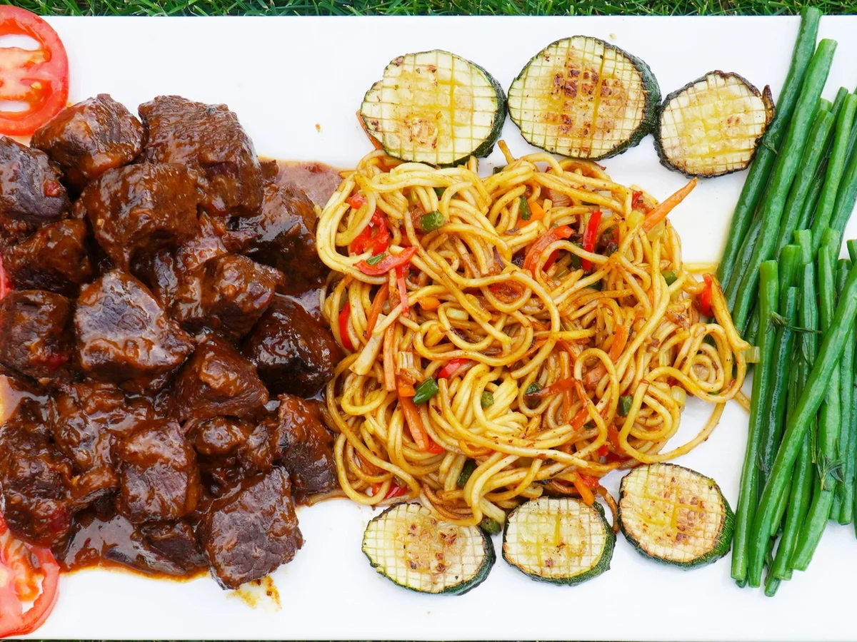 Exotisches Rindfleischrendang mit Nektarinen- und Kokossauce - Rezept - Bild Nr. 8862