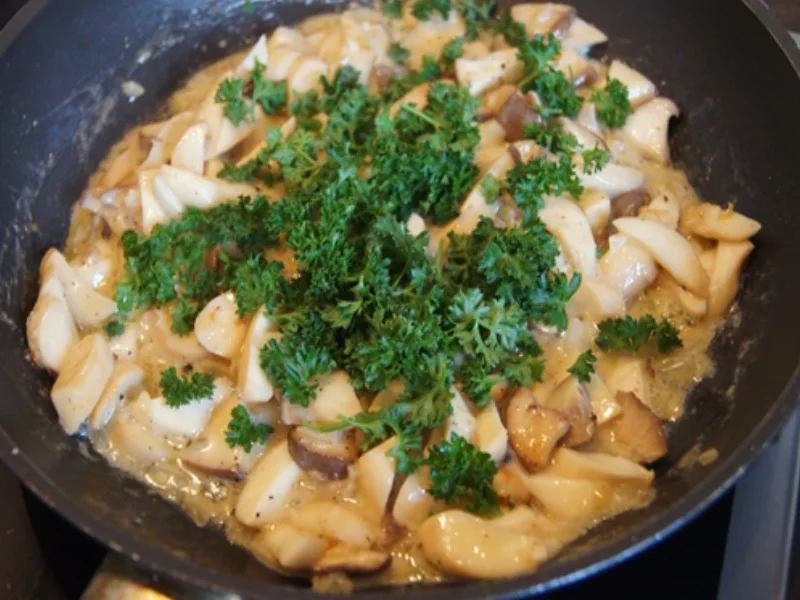 Rezept: Pasta mit Kräuterseitlingen Bild Nr. 10 Pasta mit Kräuterseitlingen - Rezept - Bild Nr. 10