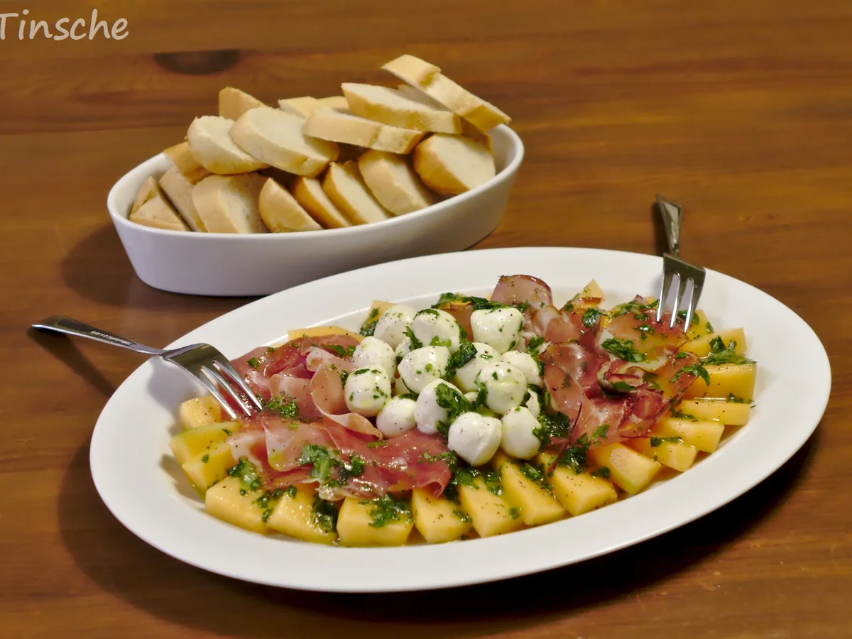 Melonen-Mozzarella-Schinkenplatte - Rezept - Bild Nr. 8865