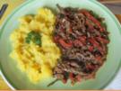 Pfannengerührte Rindfleischstreifen mit Paprika und herzhaften Kartoffelstampf - Rezept - Bild Nr. 8866