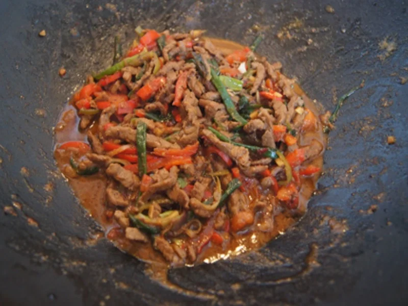 Rezept: Pfannengerührte Rindfleischstreifen mit Paprika und herzhaften Kartoffelstampf Bild Nr. 8879 Pfannengerührte Rindfleischstreifen mit Paprika und herzhaften Kartoffelstampf - Rezept - Bild Nr. 8879