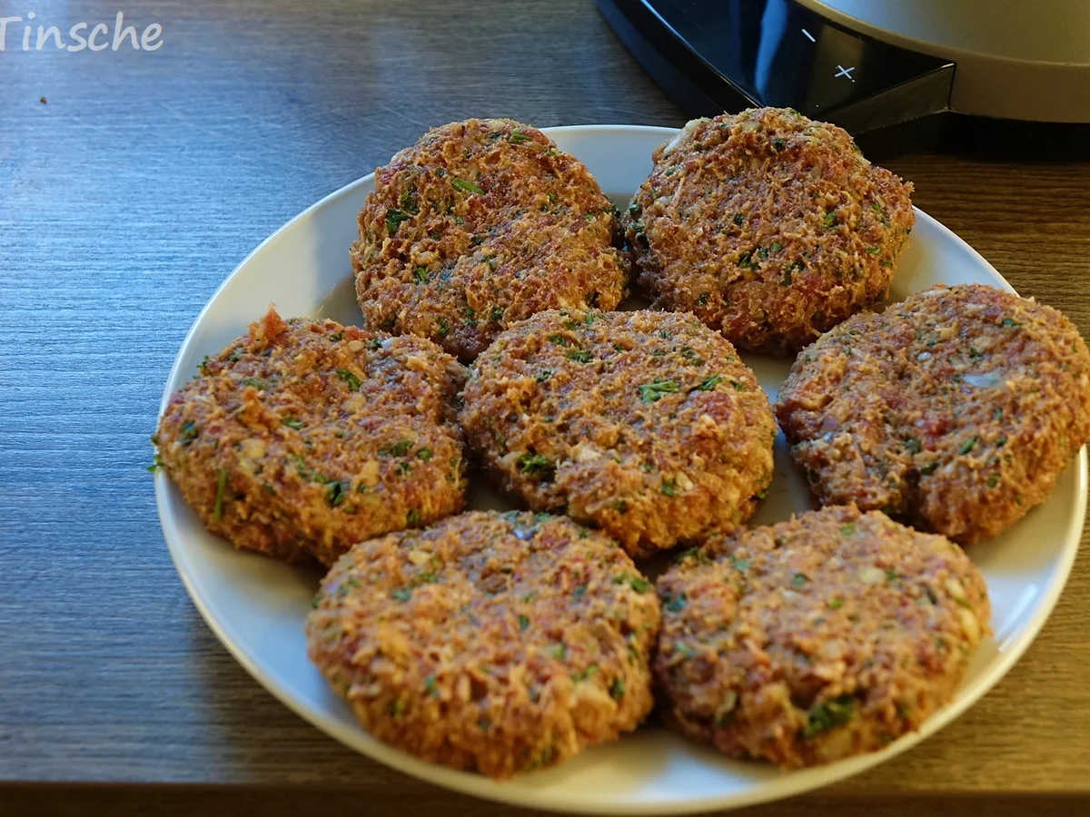 Rezept: Frikadellen/Fleischküchle (bei uns) :-) ... mal anders... Bild Nr. 8866 Frikadellen/Fleischküchle (bei uns) :-) ... mal anders... - Rezept - Bild Nr. 8866