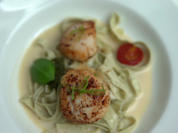 Jakobsmuscheln mit hausgemachten Fettuccine auf Rieslingsauce - Rezept - Bild Nr. 3