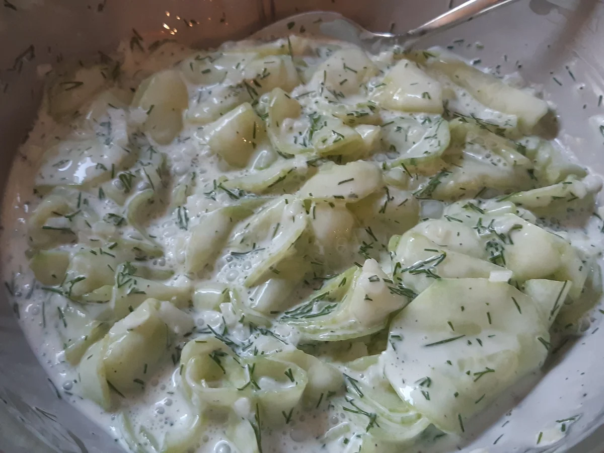 Gurkensalat in Sahne-Dill-Sauce - Rezept - Bild Nr. 3