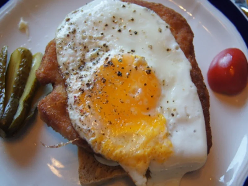 Schnitzelbrot mit Spiegelei - Rezept - Bild Nr. 2