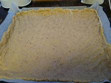 Zwetschgenkuchen mit Haselnusskern Boden - Rezept - Bild Nr. 8912