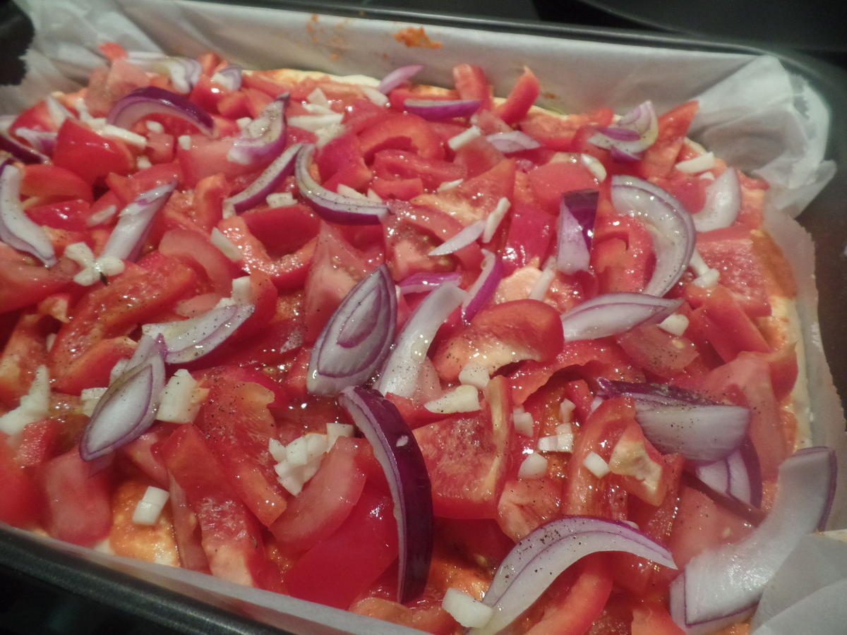 Blechkuchen mit Paprika und Tomaten - Rezept - Bild Nr. 8910