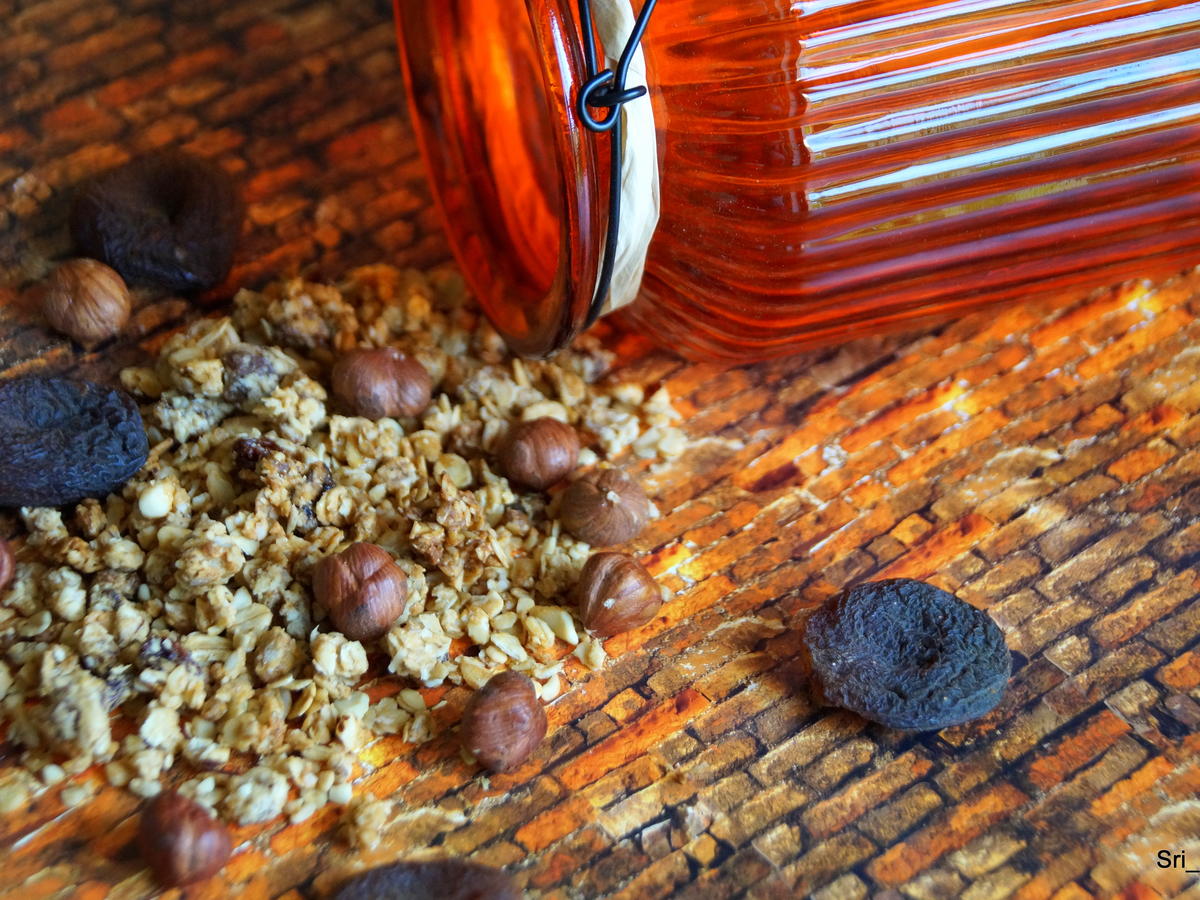 Frühstück: Haselnuss Aprikosen Honig Granola - schnell &amp; einfach - von ...