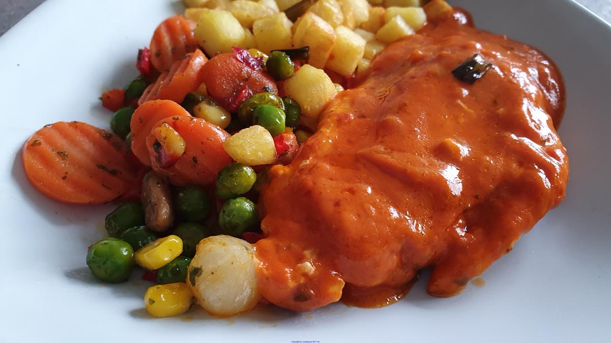 Putenschnitzel- Tomatensosse- Gemüsemix- Kartoffelwürfel - Rezept - Bild Nr. 2