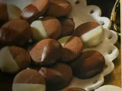 Nuß-Nougat-Knöpfe - Rezept