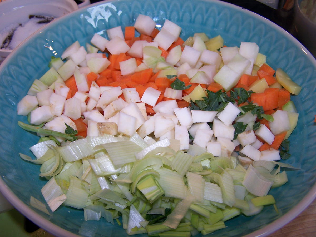 Kartoffel-Gemüse-Suppe mit Einlage und Beilage - Rezept - Bild Nr. 9