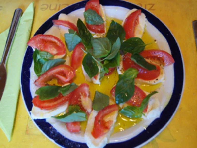 Tomaten-Mozzarella-Teller - Rezept - Bild Nr. 2
