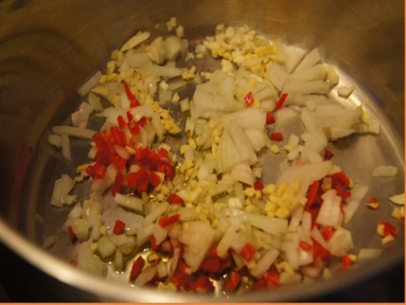 Rezept: Herzhafte Zucchini Suppe mit Einlage Bild Nr. 6 Herzhafte Zucchini Suppe mit Einlage - Rezept - Bild Nr. 6