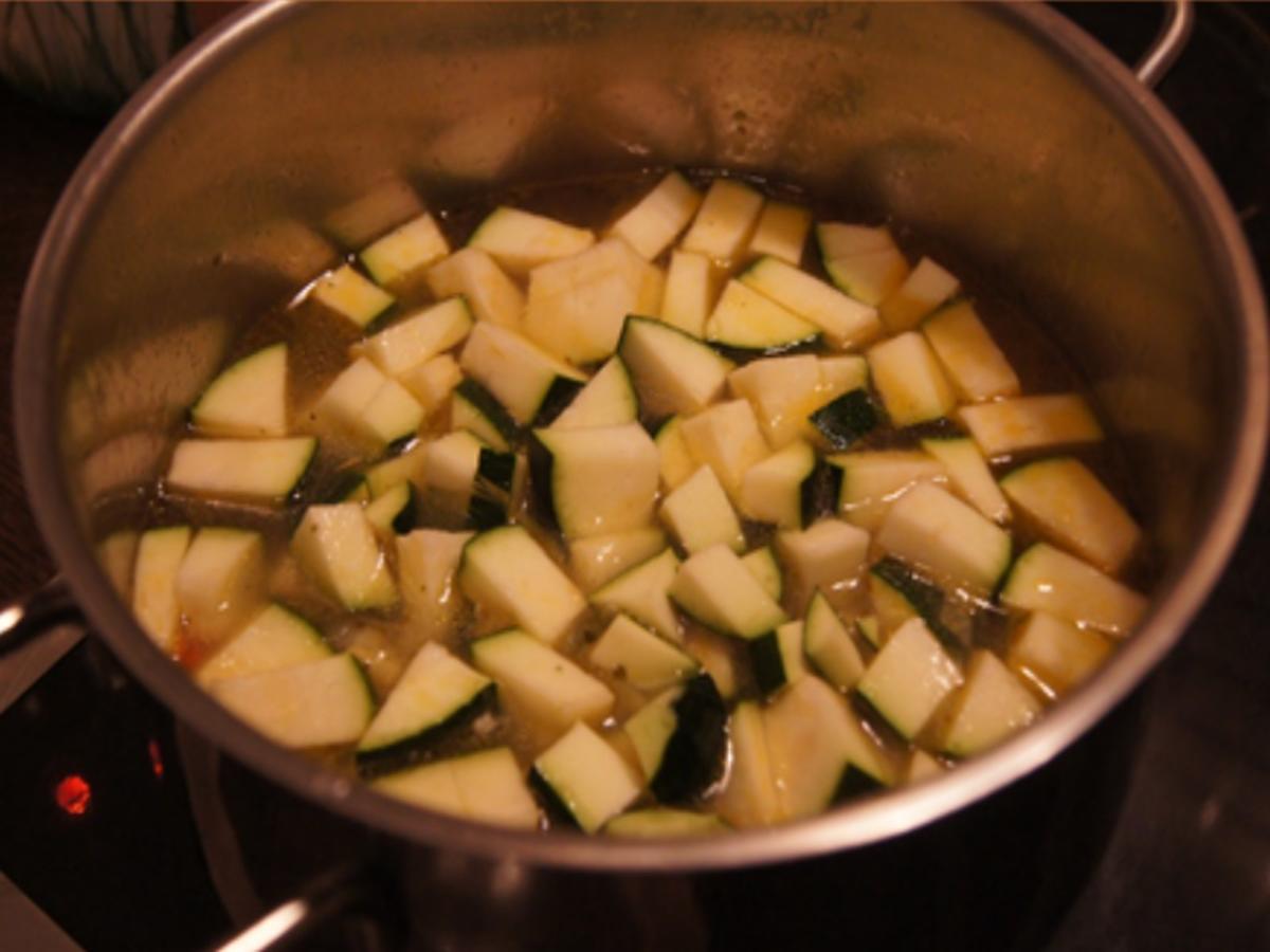 Herzhafte Zucchini Suppe mit Einlage - Rezept - Bild Nr. 8