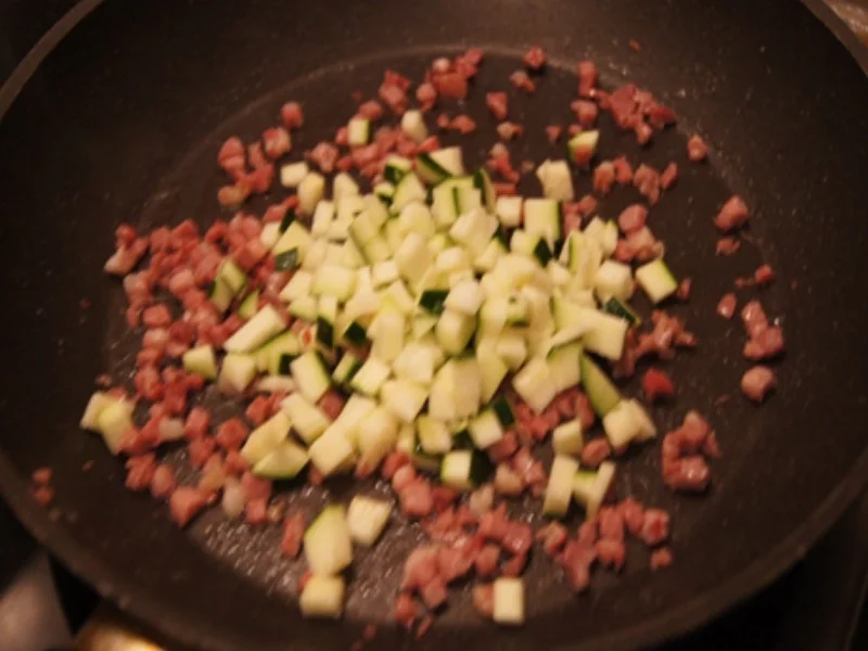 Rezept: Herzhafte Zucchini Suppe mit Einlage Bild Nr. 13 Herzhafte Zucchini Suppe mit Einlage - Rezept - Bild Nr. 13