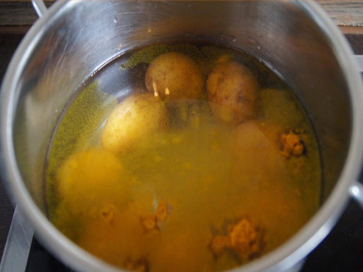 Kalbsschnitzel mit Honigmöhren, Möhrenkraut-Pesto und Bratkartoffel-Drillingen - Rezept - Bild Nr. 19
