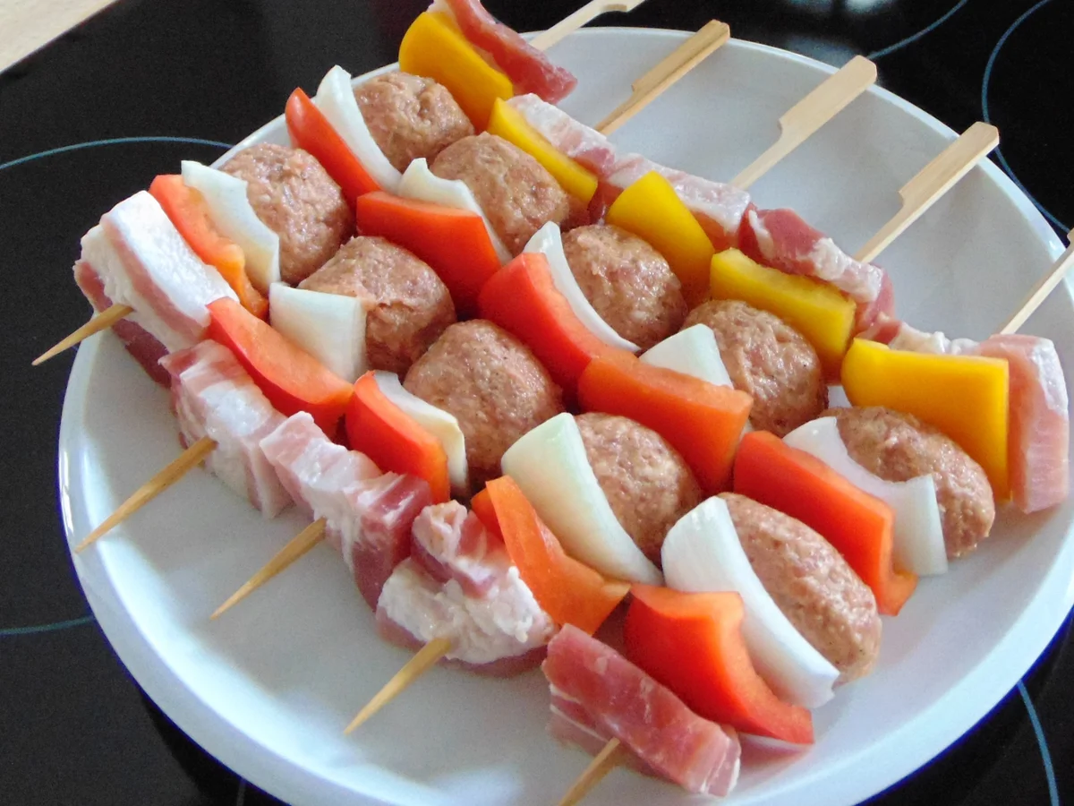 Rezept: Hackfleischspieße mit asiatischer Soße Bild Nr. 3 Hackfleischspieße mit asiatischer Soße - Rezept - Bild Nr. 3