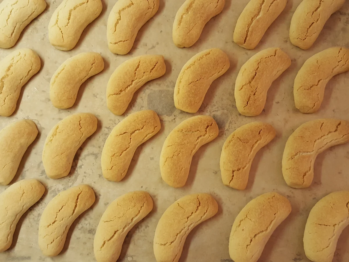 Rezept: Feinste Butter- Mandelhörnchen Bild Nr. 9 Feinste Butter- Mandelhörnchen - Rezept - Bild Nr. 9