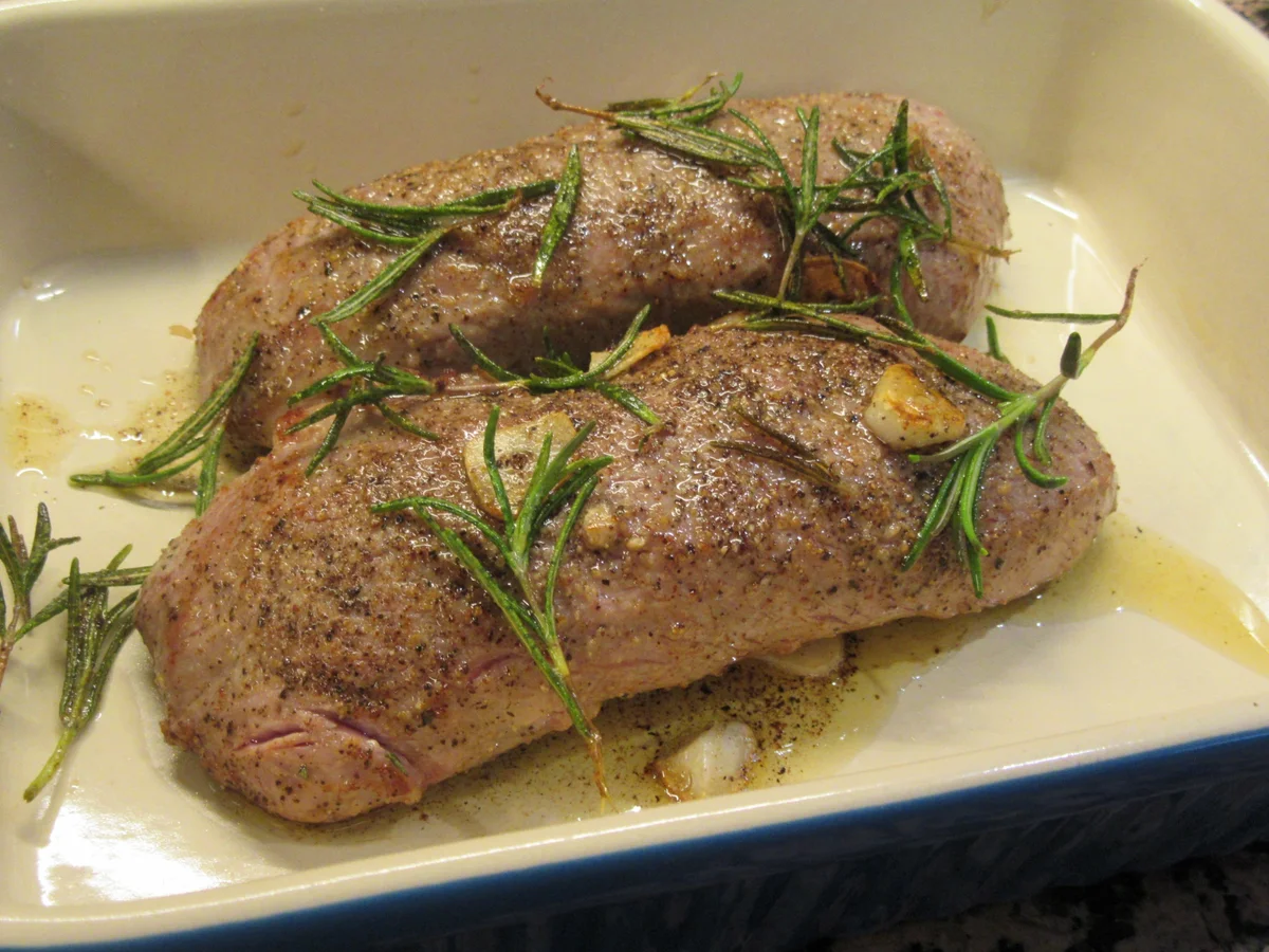 Fleisch: Lammlachse mit Steinpilzkruste und Rosmarinspätzle - Rezept - Bild Nr. 8