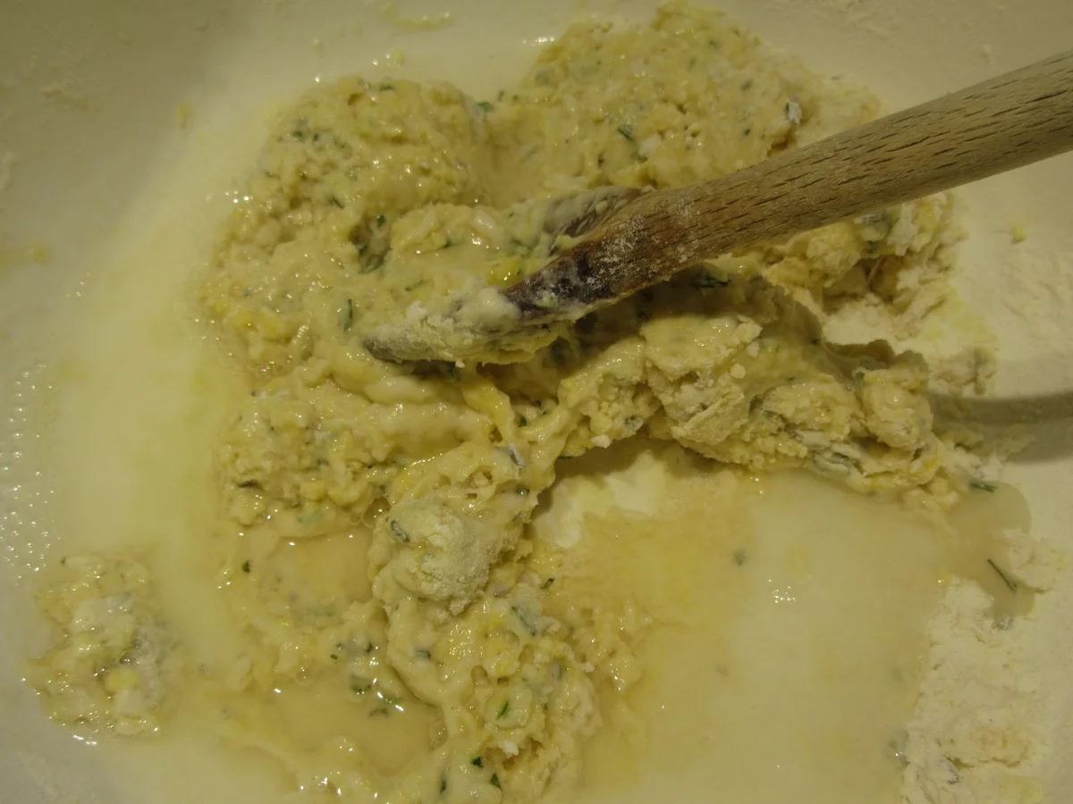 Fleisch: Lammlachse mit Steinpilzkruste und Rosmarinspätzle - Rezept - Bild Nr. 15