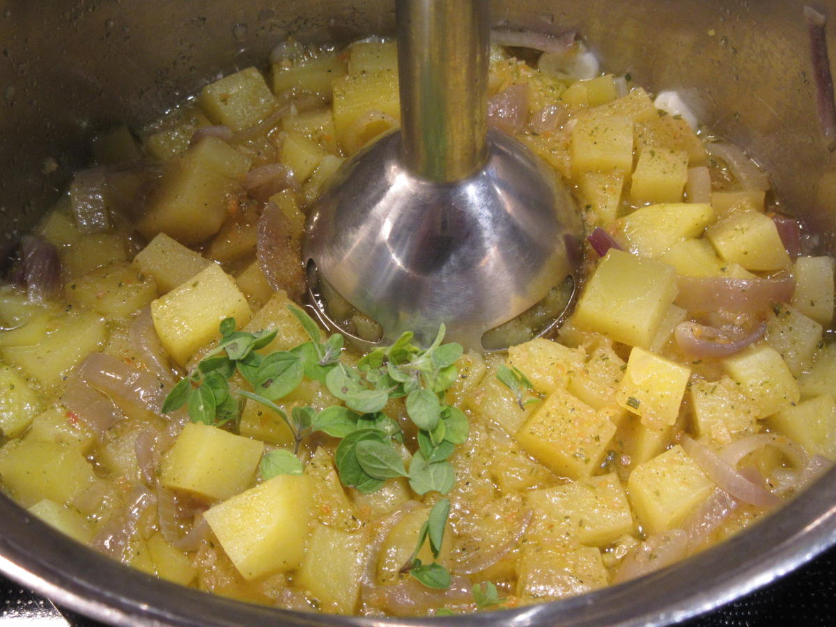 Suppen: Nordische Kartoffel-Buttermilch-Suppe mit Lachs(forelle) - Rezept - Bild Nr. 6