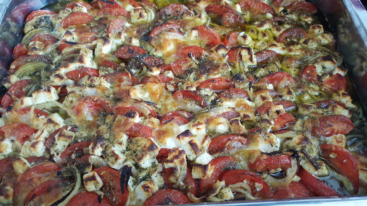 Gebackene Tomaten mit Zwiebeln und Schafskäse in Olivenöl - Rezept - Bild Nr. 8966