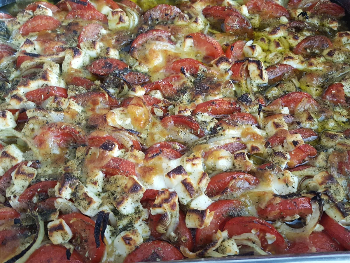 Gebackene Tomaten mit Zwiebeln und Schafskäse in Olivenöl - Rezept - Bild Nr. 8966