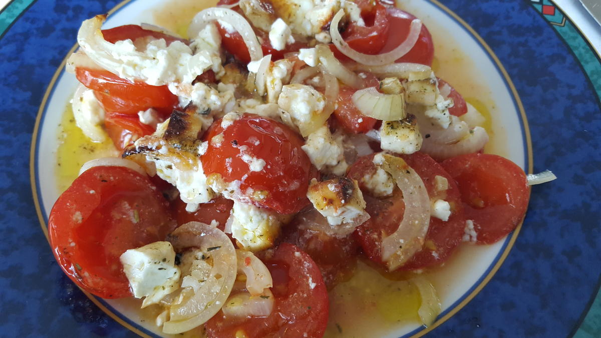 Gebackene Tomaten mit Zwiebeln und Schafskäse in Olivenöl - Rezept - Bild Nr. 8967