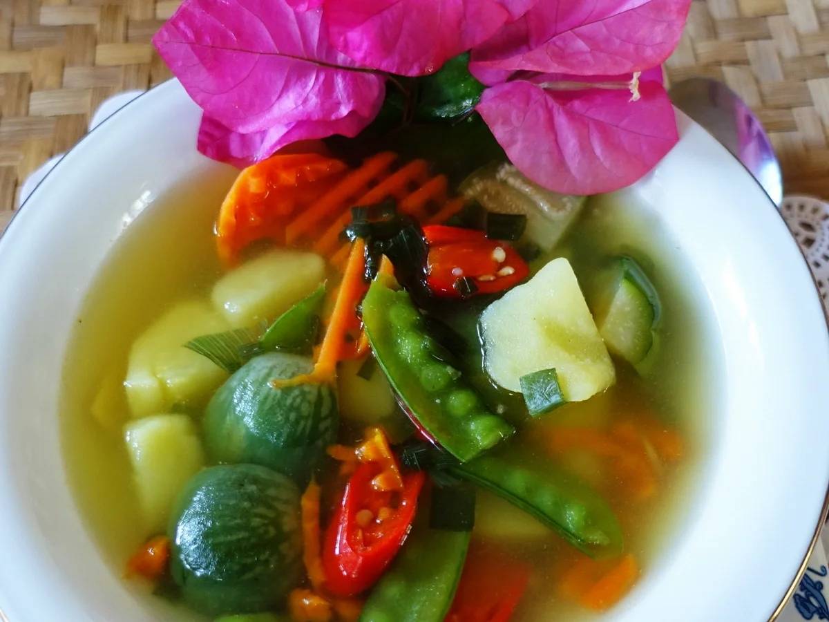 Exotische, klare Gemüsesuppe Kuta Beach - Rezept - Bild Nr. 2