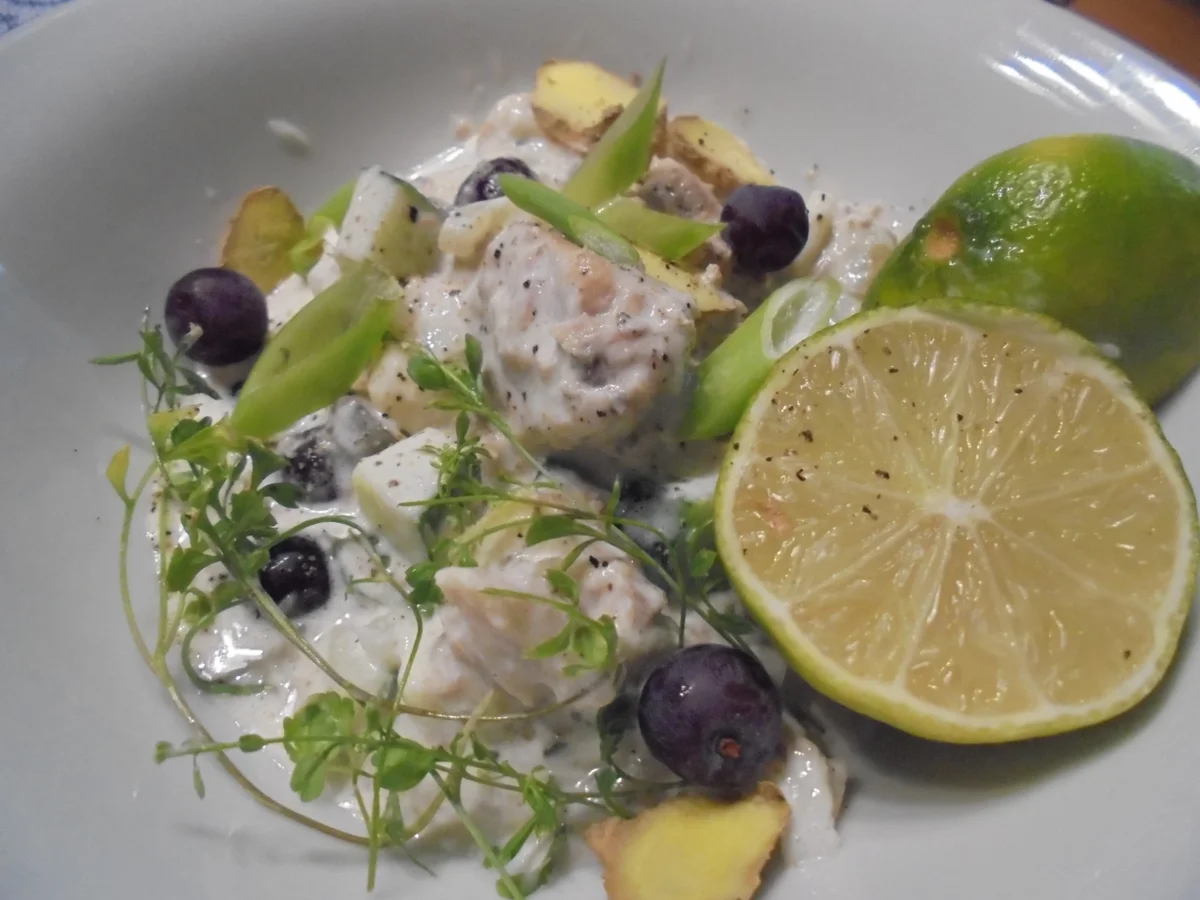 Kartoffelsalat mit Räucherforelle und Kapern - Rezept - Bild Nr. 4